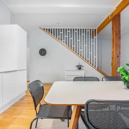 Апартаменты Spacious 3bd Two Level Close To Centre Тромсё