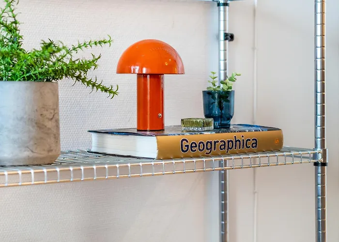 Spacious 3bd Two Level Close To Centre * Τρόμσο