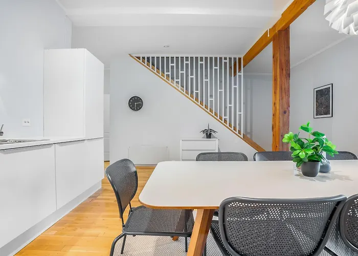 Apartamento Spacious 3bd Two Level Close To Centre Tromsø