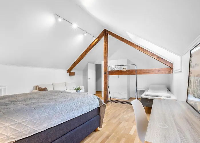 Spacious 3bd Two Level Close To Centre Apartamento Tromsø